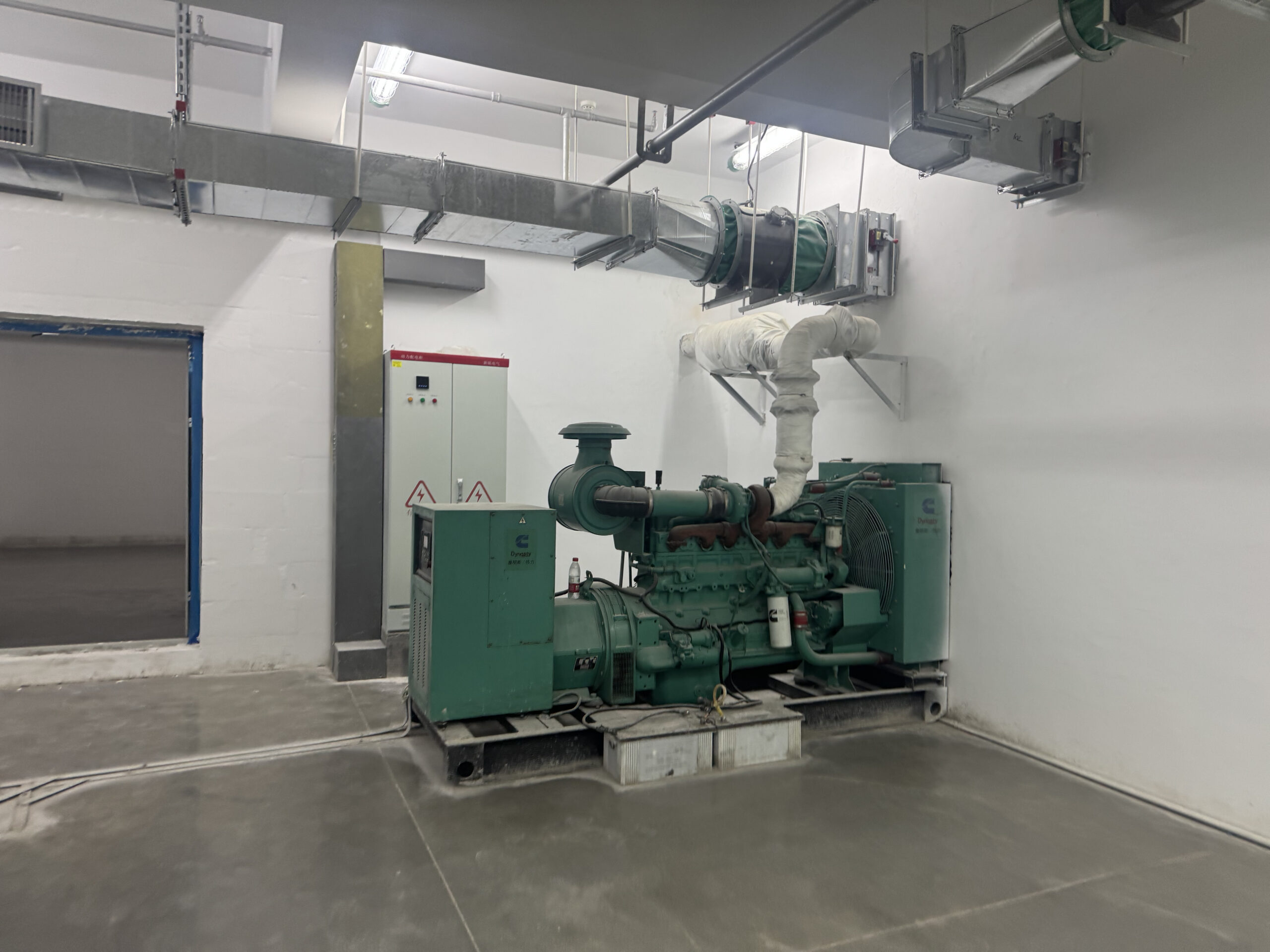 chongqing cummins nta855 g1 240kw used diesel generator set chongqing cummins nta855 g1 240kw used diesel generator set