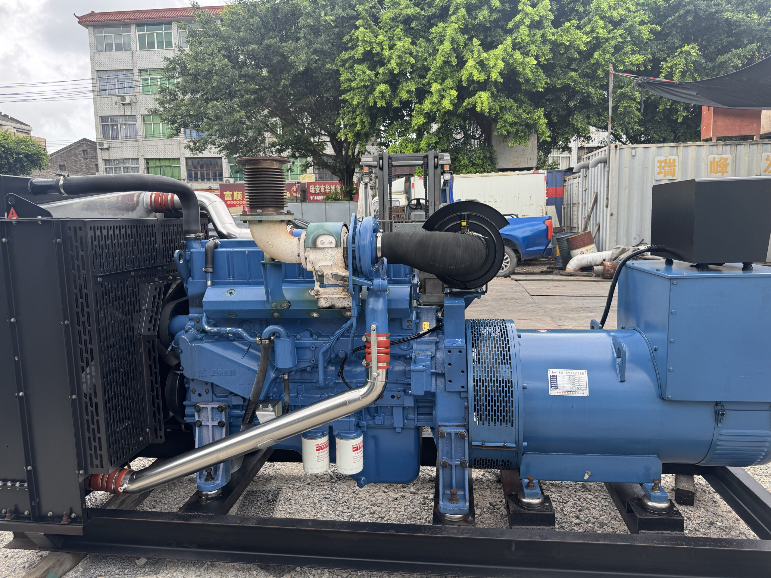 yuchai yc6mj480l d20 300kw used diesel generator set yuchai yc6mj480l d20 300kw used diesel generator set